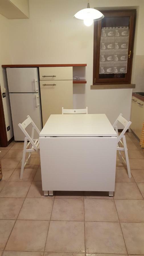 Appartamento Michele Tre Piscine Caraibiche Desenzano Del Garda Extérieur photo